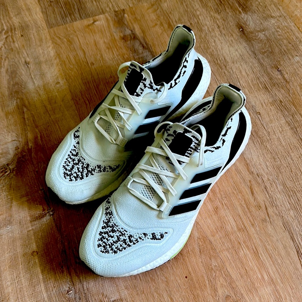 Adidas Ultraboost 22 Shoes Core Black / Size 11